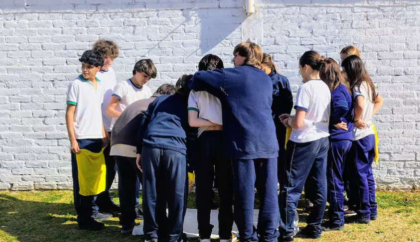 Un proyecto en Mendoza reúne a cientos de padres para retrasar el uso de smartphones y redes sociales en sus&nbsp;hijos