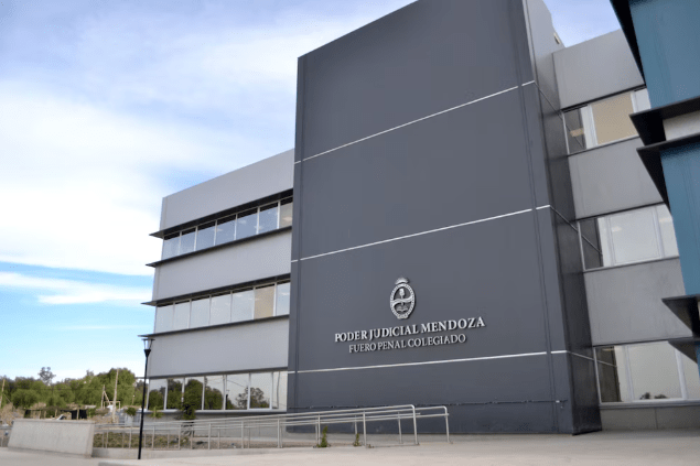 Condenaron a un ex policía mendocino por torturas y agresiones a detenidos en una&nbsp;comisaría